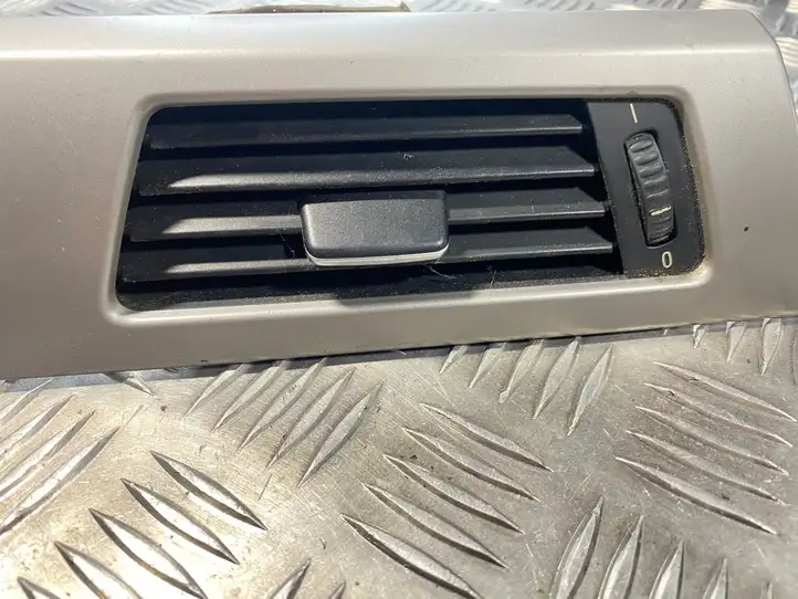 BMW 3 E90 E91 (2005 - 2012) 6422915116801 Боковой воздушный дефлектор — фото 8