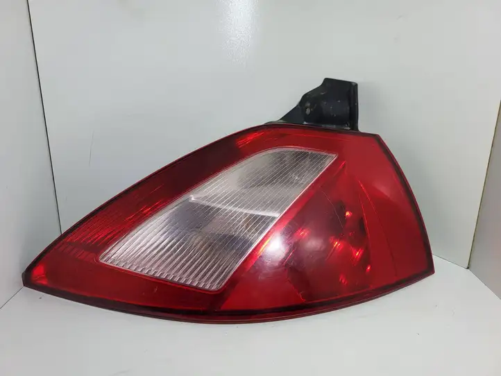 Renault Megane II (2002 - 2005) 8200073237 Задний фонарь в кузове — фото 1