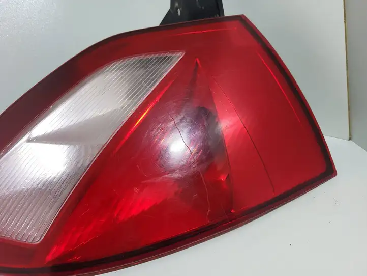 Renault Megane II (2002 - 2005) 8200073237 Задний фонарь в кузове — фото 12
