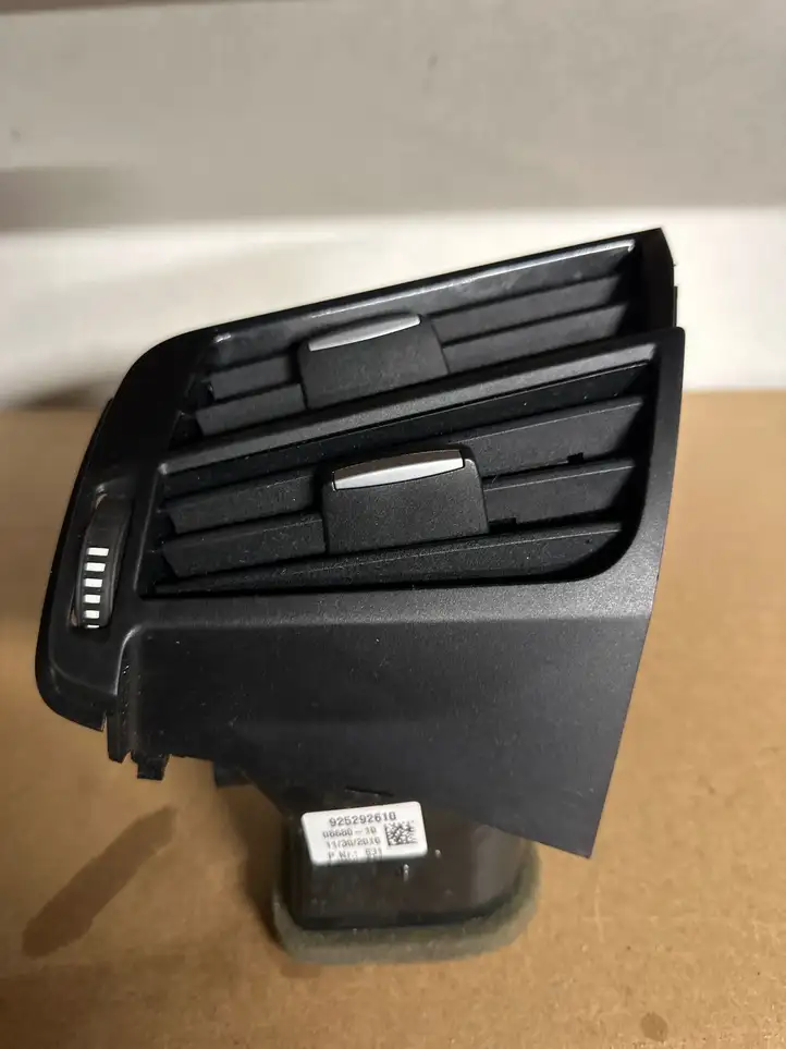 BMW X6 F16 (2014 - 2017) 925292610 Боковой воздушный дефлектор — фото 1