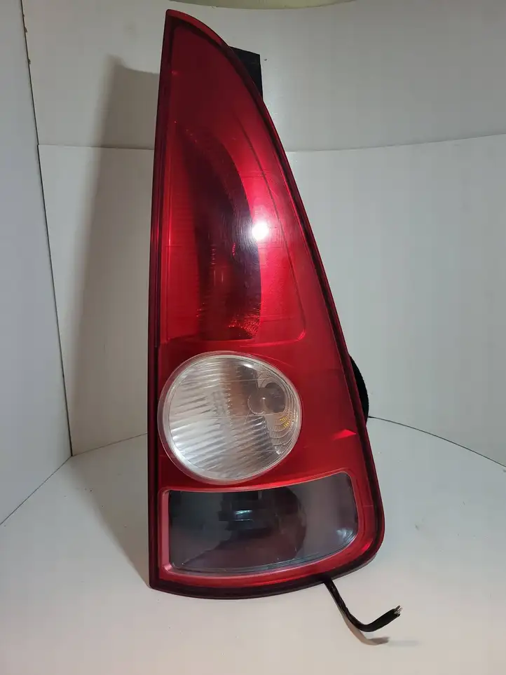 Renault Espace - Grand espace IV (2004 - 2014) 8200027152 Задний фонарь в кузове — фото 4