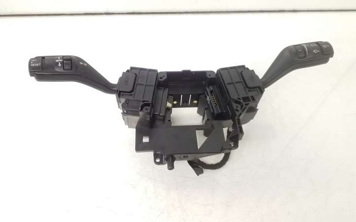 Ford Focus (2008 - 2011)  3M5T6475AE Комплект ручек