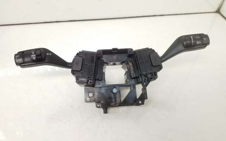 Ford Focus (2008 - 2011)  3M5T6475AE Комплект ручек