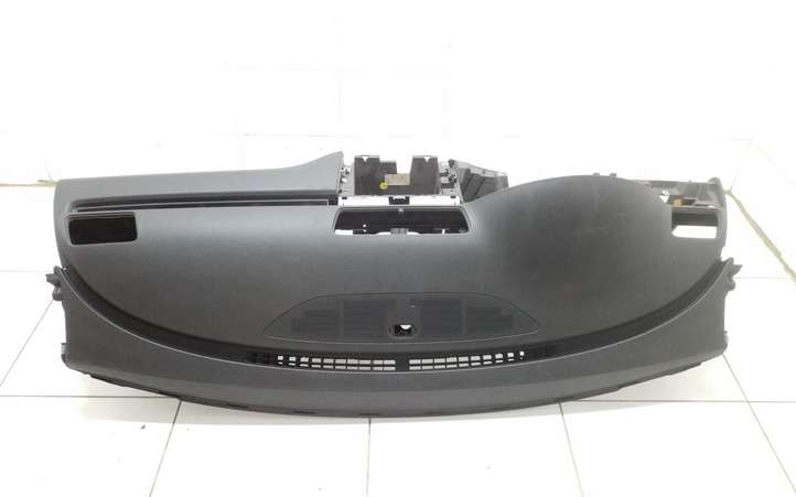 Volkswagen PASSAT B6 (2005 - 2010)  3C1857004B Панель