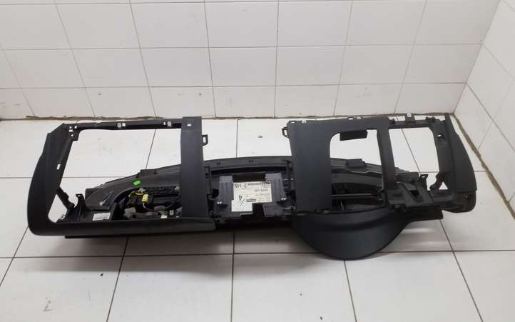 Volkswagen PASSAT B6 (2005 - 2010)  3C1857004B Панель