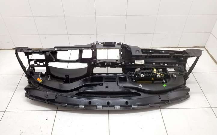 Volkswagen PASSAT B6 (2005 - 2010)  3C1857004B Панель