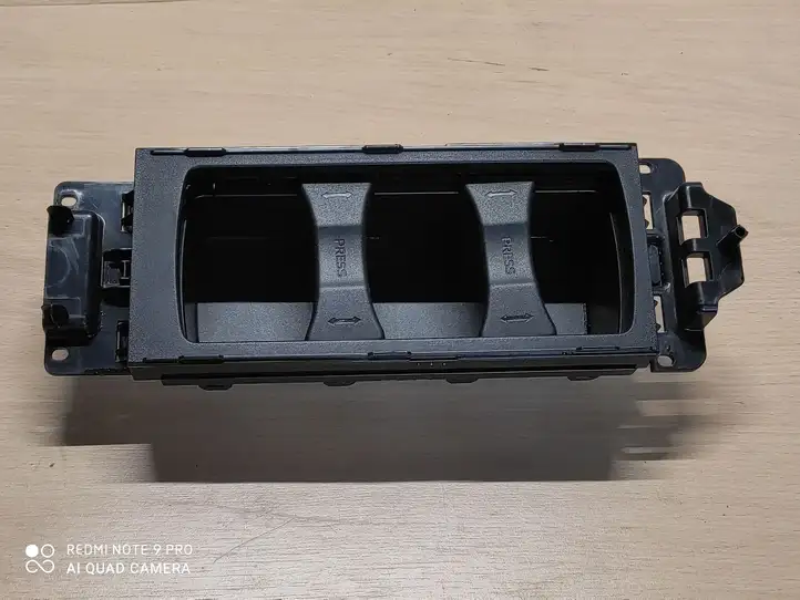 Ford Focus (2015 - 2019) F1EBR13560 Другая деталь консоли (туннеля) — фото 1
