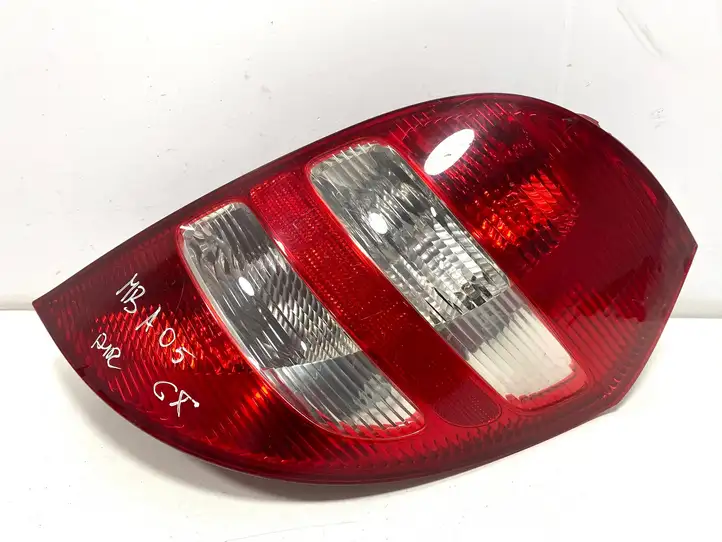 Mercedes-Benz A W169 (2004 - 2012) A1698200464 Задний фонарь в кузове — фото 1