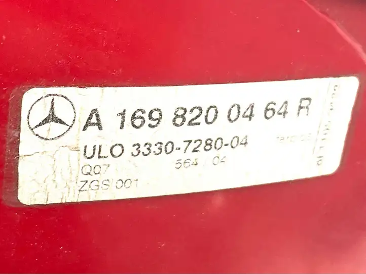 Mercedes-Benz A W169 (2004 - 2012) A1698200464 Задний фонарь в кузове — фото 2