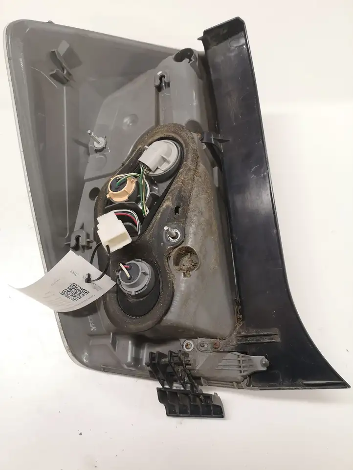 Toyota Prius (XW30) (2009 - 2015) STANLEYP8007 Задний фонарь в кузове — фото 2