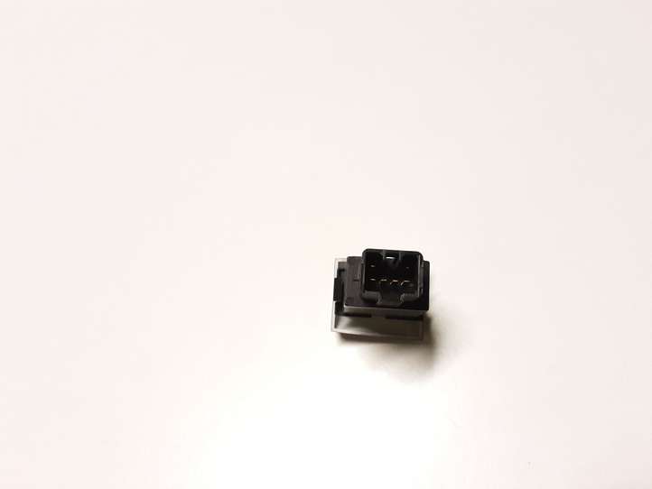 Hyundai Santa Fe (2000 - 2005)  9371026000 Включатель обогрева стекла с помощью электричества