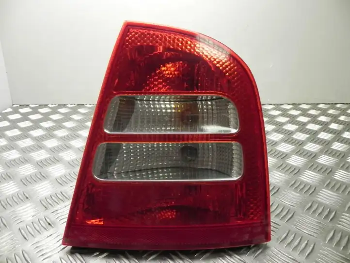 Skoda Octavia Mk1 (1U) (1996 - 2004) 1U6945096 Задний фонарь в кузове — фото 1