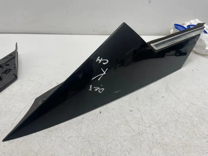 Opel Astra K (2015 - 2020) 39085854 Молдинг заднего крыла — фото 1