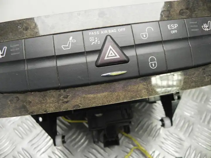 Mercedes-Benz E W211 (2002 - 2009) A2116800552 Магнитола / мультимедийная система — фото 2