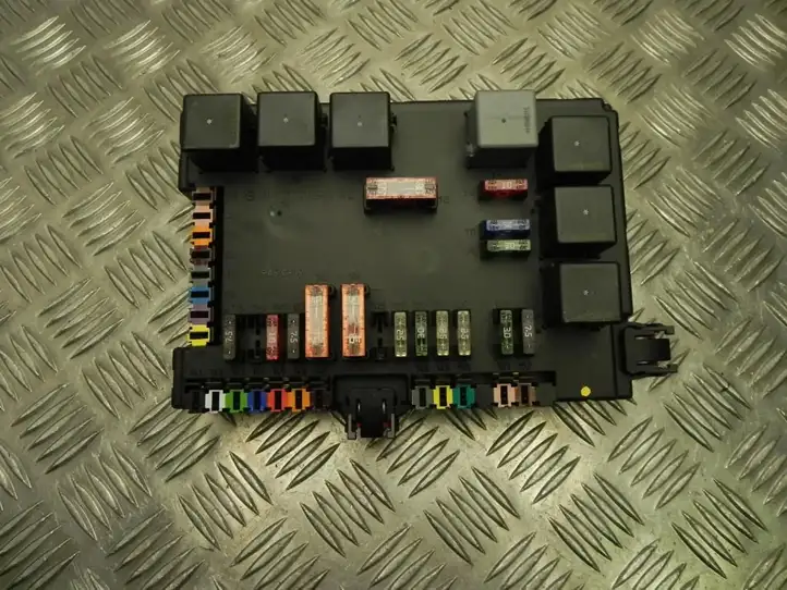 Mercedes-Benz S W221 (2005 - 2013) A2215402550 Блок предохранителей (комплект) — фото 1