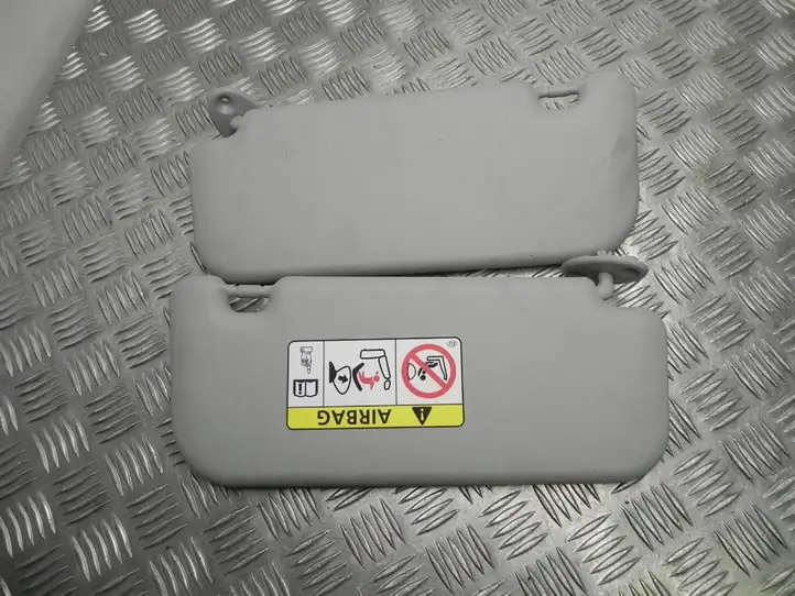 Toyota Yaris (2012 - 2014) Солнцезащитный козырек — фото 3