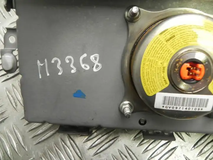 Toyota Prius (XW30) (2009 - 2015) 8214947010 Подушка безопасности пассажира — фото 3