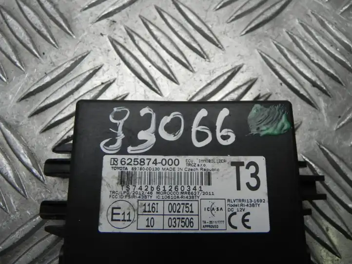 Toyota Yaris (2014 - 2019) 625874000 Блок иммобилайзера — фото 3