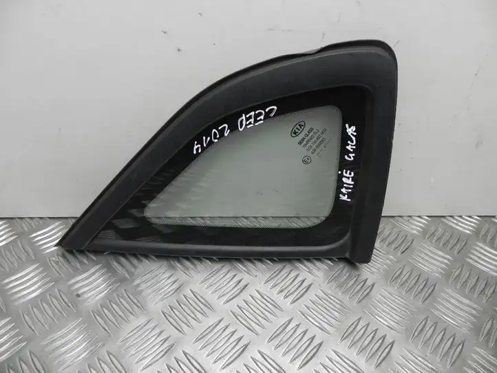 Kia Ceed (2012 - 2015) 87810A2000 Форточка двери — фото 1