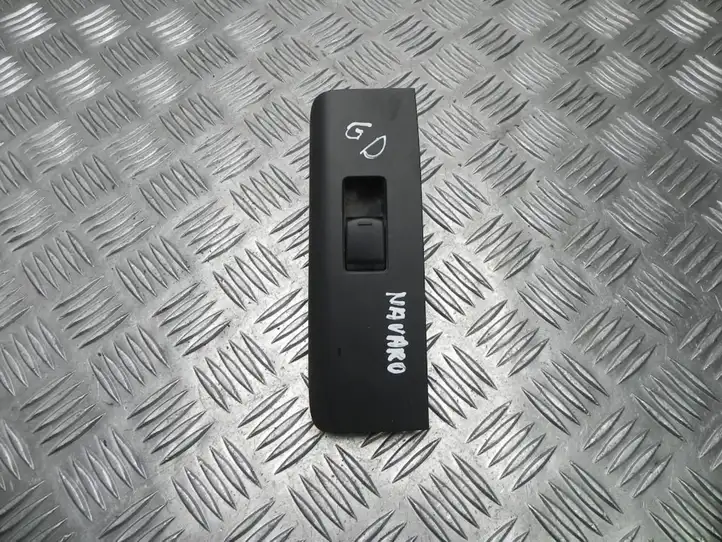 Nissan Navara D40 (2004 - 2015) 25411ED03A Блок кнопок стеклоподъемников — фото 1