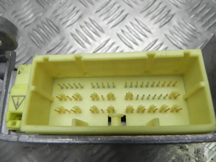 Toyota Yaris (2005 - 2009) 891700D180 Блок управления SRS — фото 3