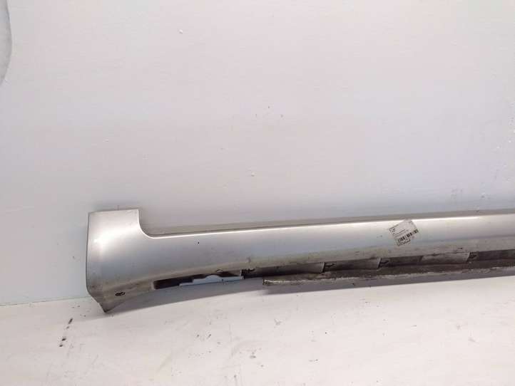 Audi A4 (2000 - 2006)  8E0853859 Порог