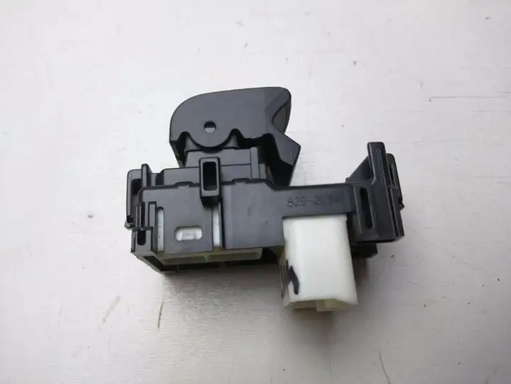 Toyota Auris 150 (2006 - 2012) 1928297 Блок кнопок стеклоподъемников — фото 2