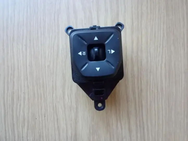 Hyundai ix35 (2009 - 2013) 3834801110 Кнопка стеклоподъемников — фото 1