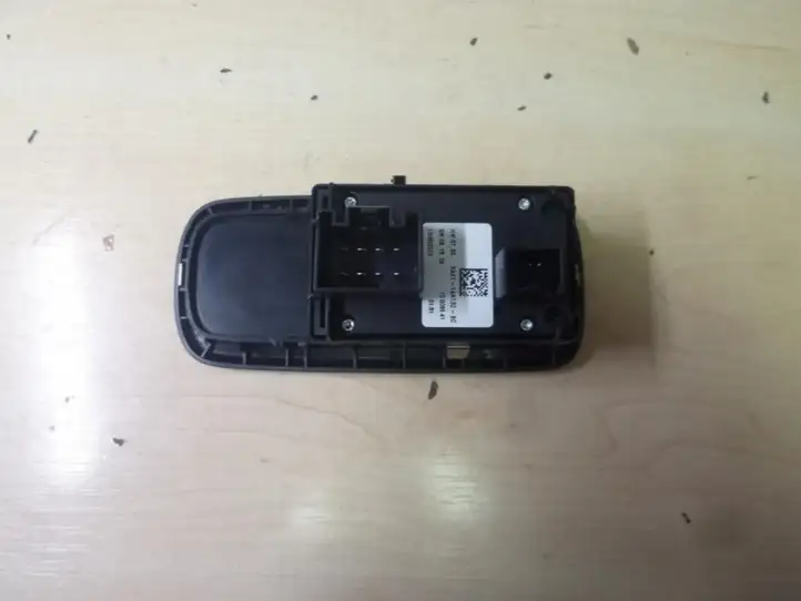 Ford Fiesta (2009 - 2012) 8A6T14A132DC Кнопка стеклоподъемников — фото 2