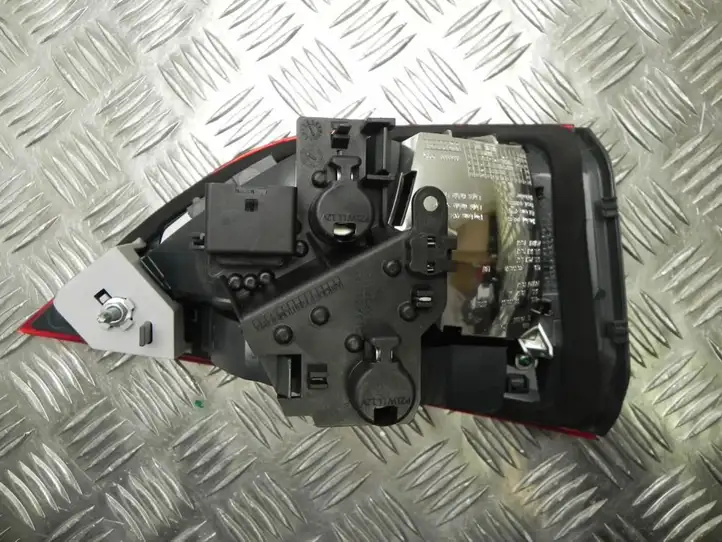 BMW 3 F30 F35 F31 (2012 - 2018) 746161001 Задний фонарь в кузове — фото 3