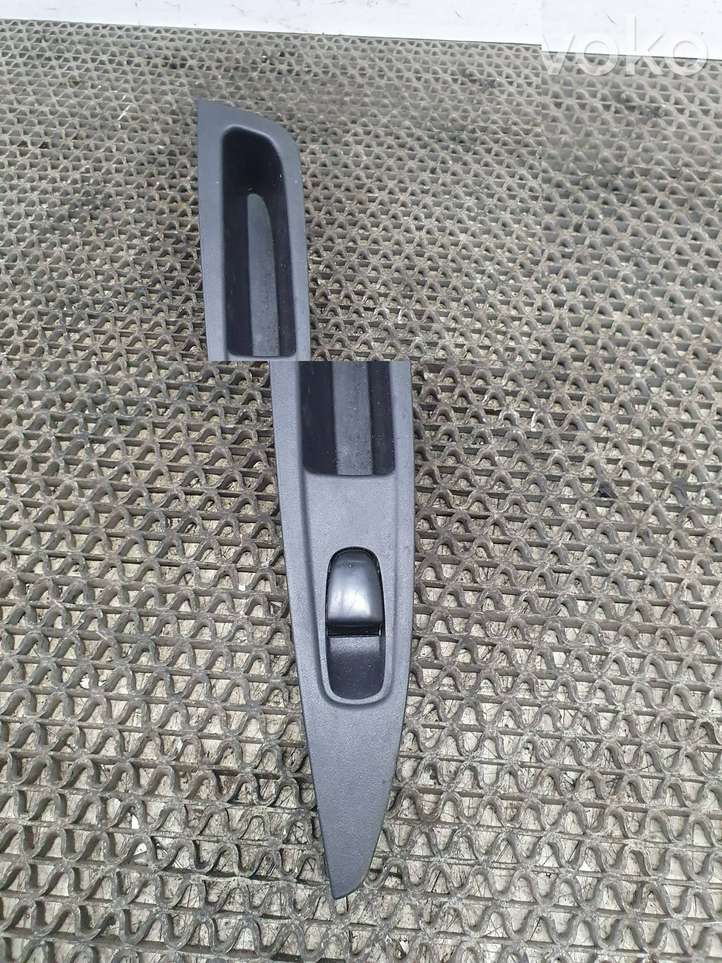 Nissan Qashqai (2013 - 2017)  829604EA0AX Кнопка стеклоподъемников