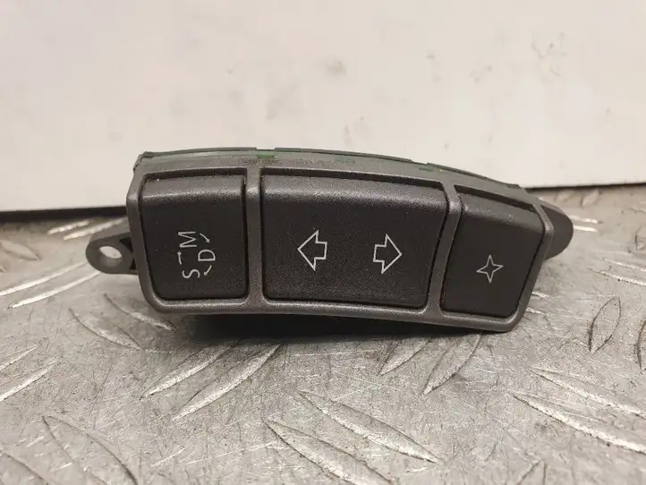 BMW 7 E65 E66 (2001 - 2008) 6911586 Кнопки на рулевом колесе — фото 1