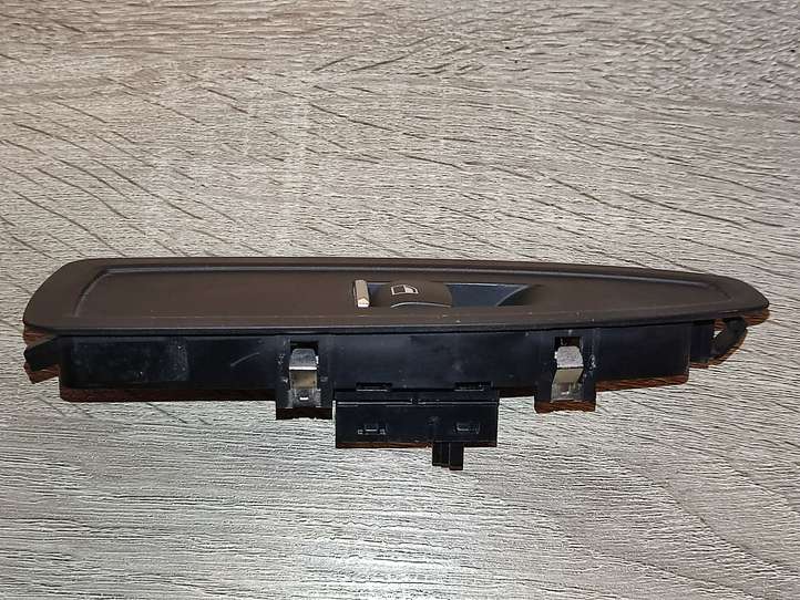 BMW M3 F80 (2014 - 2020)  7403883 Кнопка стеклоподъемников