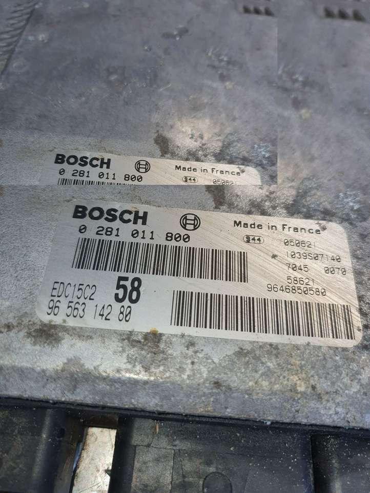 Peugeot 807 (2002 - 2011)  0281011800 Блок управления двигателя