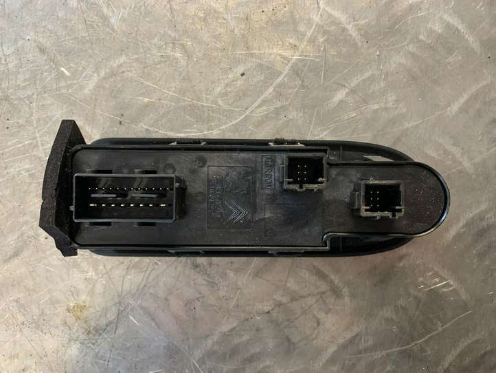 Citroen C5 (2004 - 2008)  96599975XT Кнопка стеклоподъемников