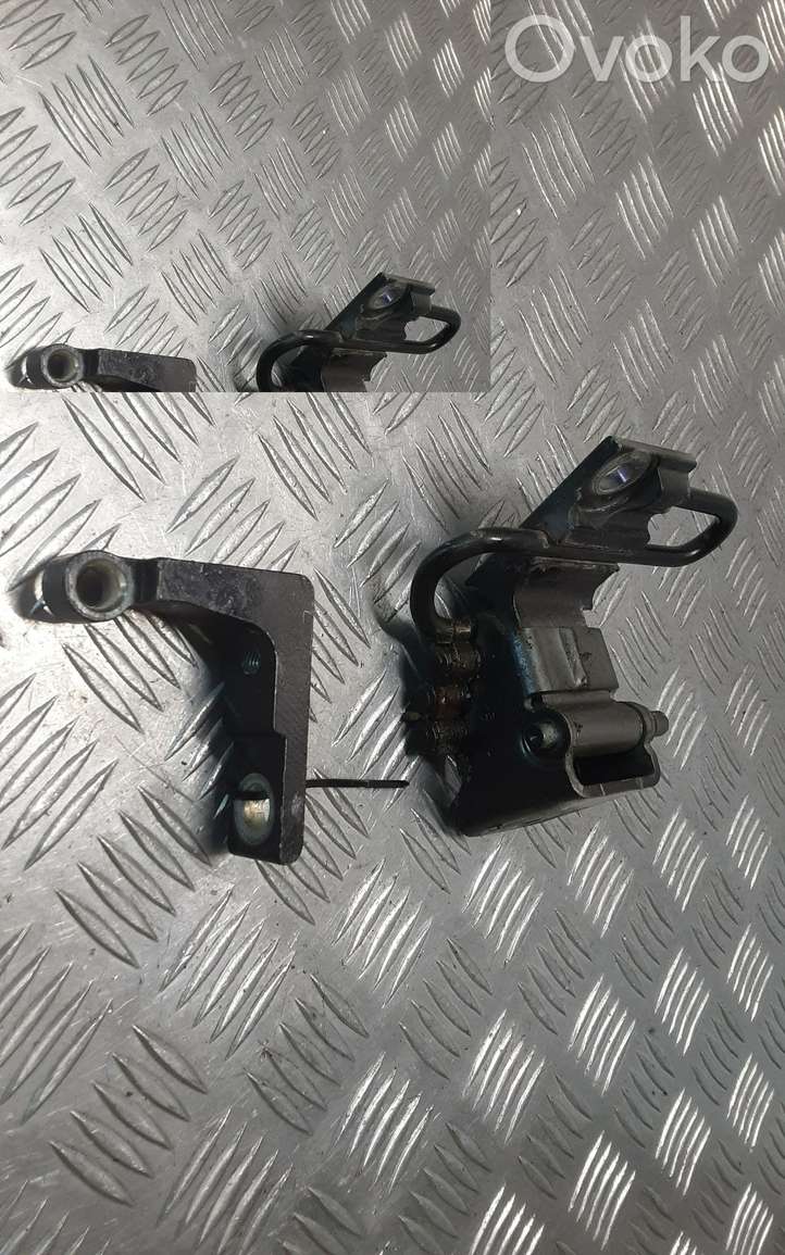 Volkswagen Touareg I (2002 - 2010)  7L0831401A Комплект петель передней двери