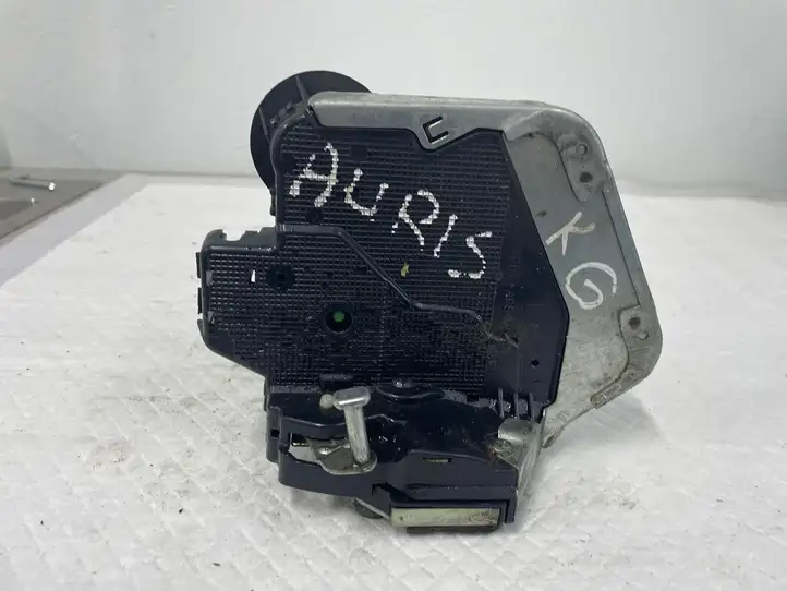 Toyota Auris 150 (2006 - 2012) 7F1823 Замок задней двери — фото 1