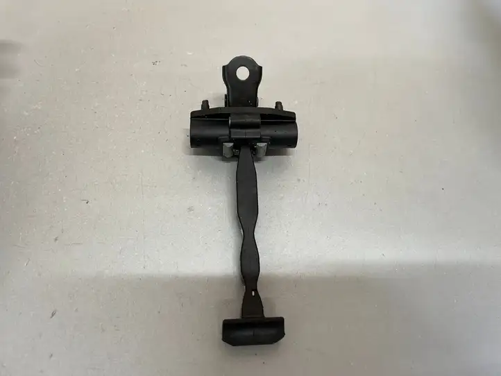 Opel Astra K (2015 - 2020) Ограничитель задней двери — фото 1