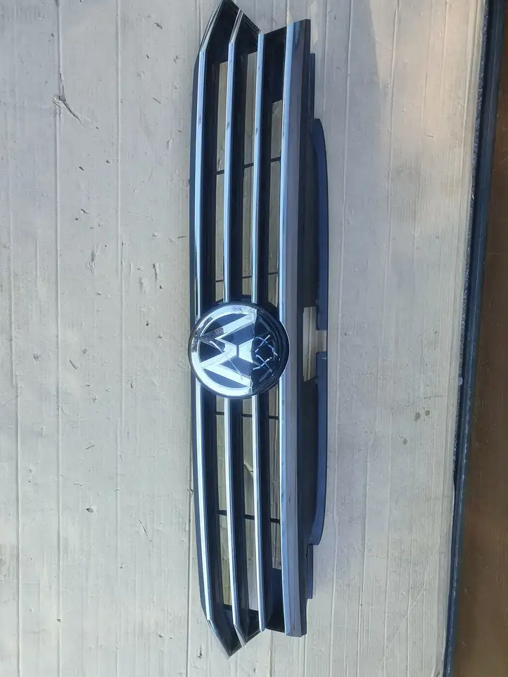 Volkswagen PASSAT B8 (2015 - ) 3G0853651 Верхняя решетка радиатора — фото 1