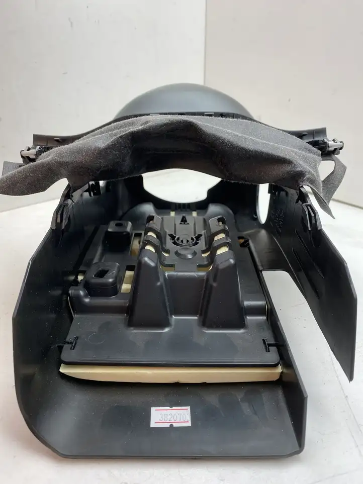 Audi A4 S4 B9 (2015 - 2019) 8W0823302E Обшивка рулевой колонки — фото 4