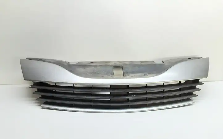 Renault Laguna II (2001 - 2005) 8200012581 Верхняя решетка радиатора — фото 1