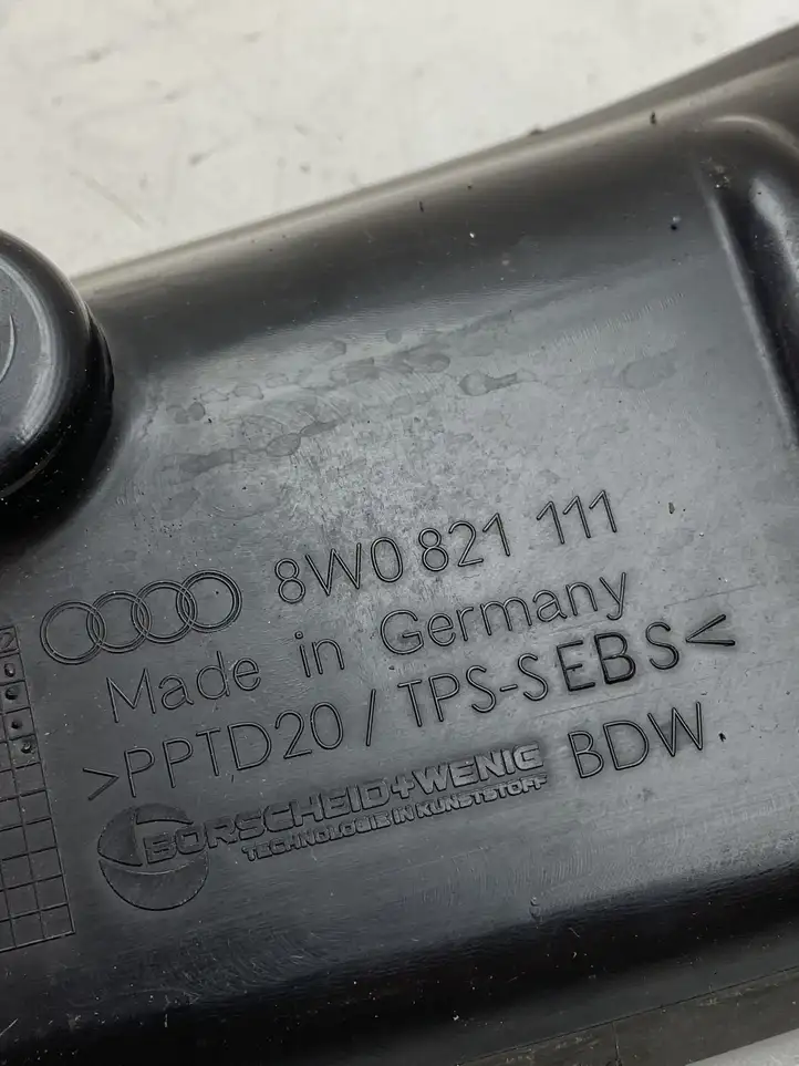 Audi A4 S4 B9 (2015 - 2019) 8W0821111 Накладка крыла — фото 3
