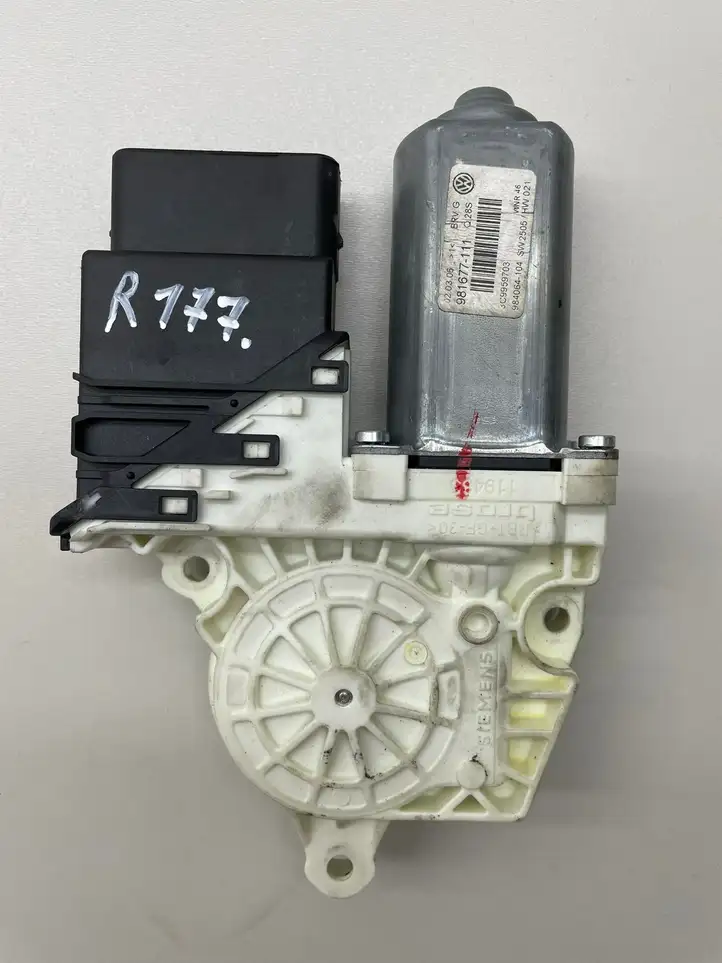 Volkswagen PASSAT B6 (2005 - 2010) 981677111 Стеклоподъемник задней двери — фото 4