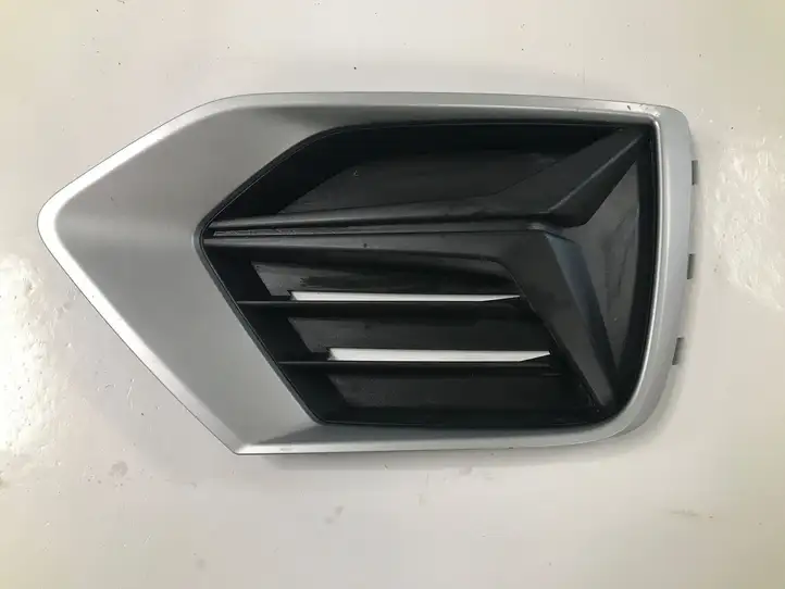 Audi Q3 F3 (2018 - ) 83A853054 Нижняя решетка переднего бампера — фото 1