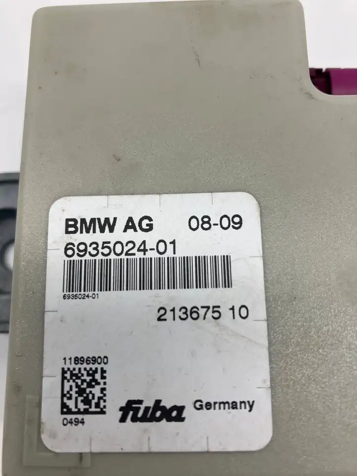 BMW 7 F01 (2008 - 2016) 6935024 Усилитель антенны — фото 2