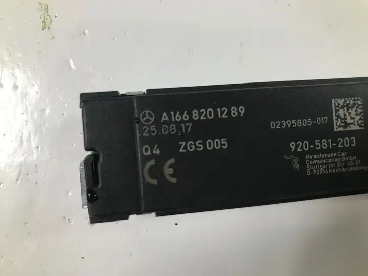 Mercedes-Benz C W205 (2014 - 2021) A1668201289 Усилитель антенны — фото 2