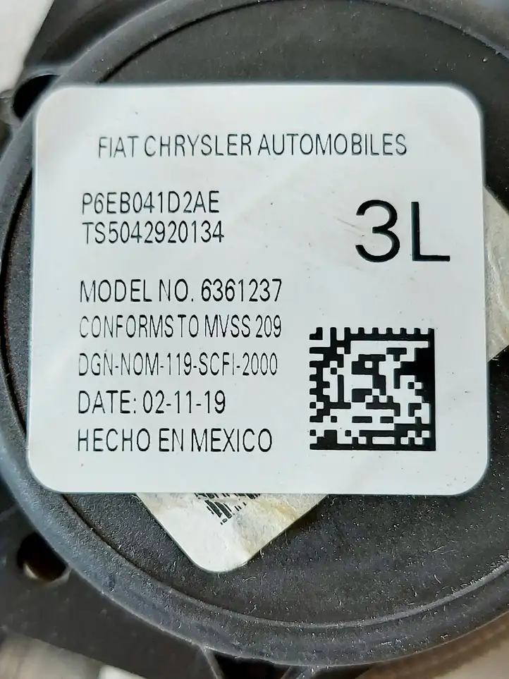 Chrysler Pacifica (2016 - ) 6361237 Ремень безопасности 3-го ряда — фото 2