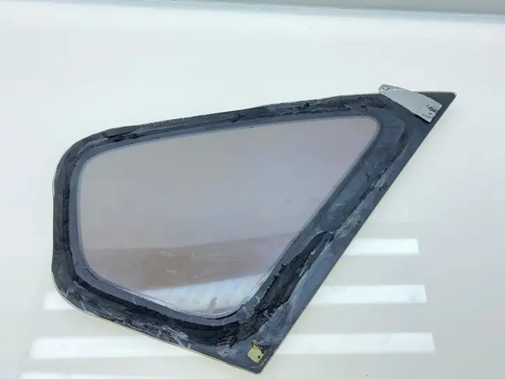 Subaru Legacy (2003 - 2009) 65249AG010 Заднее боковое стекло — фото 2