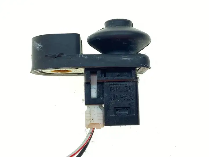 Subaru Outback (2003 - 2007) 83331AE Датчик открытия задней двери — фото 1