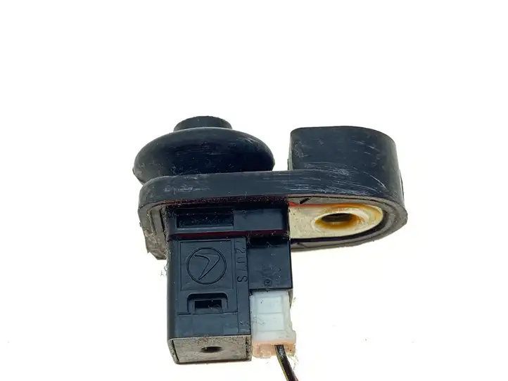 Subaru Outback (2003 - 2007) 83331AE Датчик открытия задней двери — фото 3